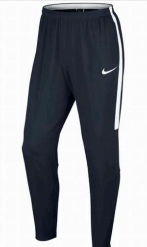 pantalon chupin nike negro hombre