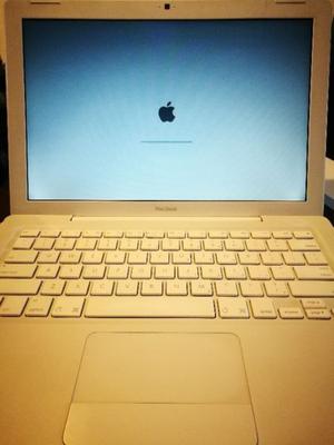 Macbook white mid 