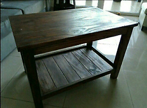 Mesa ratona de pino