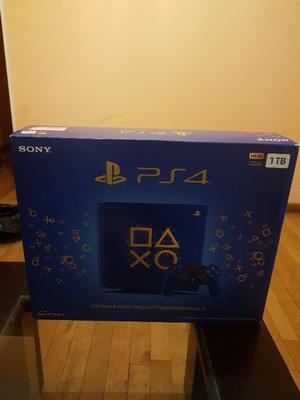 Ps4 Slim edición limitada DAYS OF PLAY