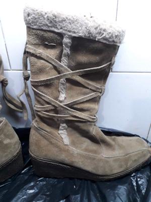 Vendo 2 pares de botas gamuzadas