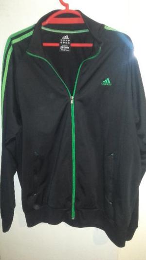 Vendo Campera Adidas.