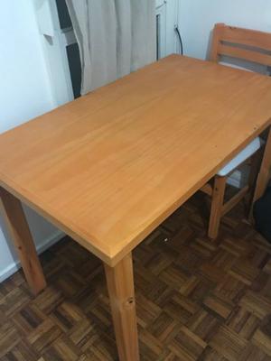 Mesa de madera 1,20 por 70cm MUY POCO TIEMPO DE USO