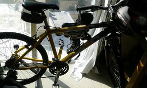 Vendo Urgente Bicicleta Zsc M6 Con Rodillo De Entrenamiento