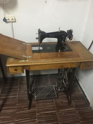 Máquina de coser Necchi