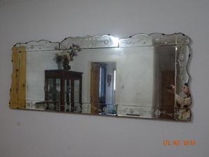 Espejo antiguo tallado