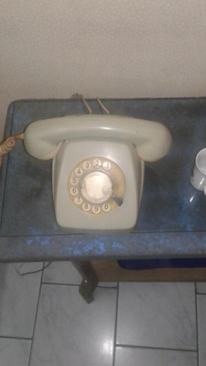 Telefono antiguo de linea.