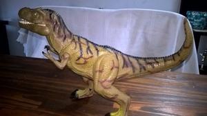 Dinosaurio de juegute