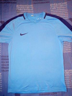 Remera Nike Dri-Fit talle M