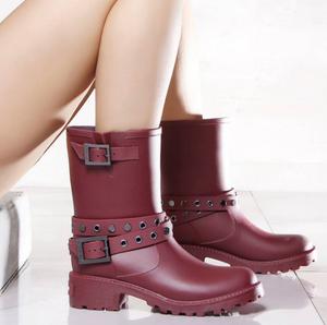 BOTAS ZARKANY DE LLUVIA, NUEVAS !! SIN USO..