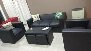 Combo living. Sillon 3 cuerpos + mesa + 2 puff