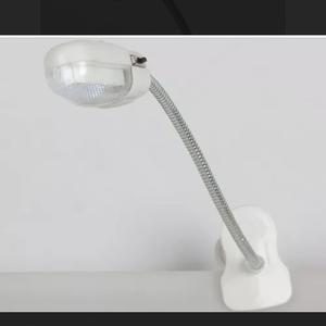 Lámpara portátil led con click a pilas