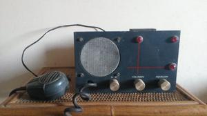 Antiguo equipo de radioaficionado valvular. Banda Ciudadana.