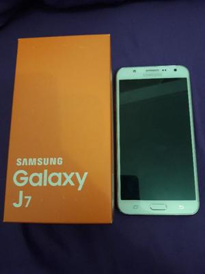Celular smartphone Samsung Galaxy J) para Claro
