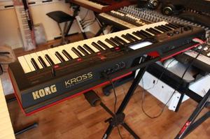 KORG KROSS TECLADO SINTETIZADOR PROF. roland yamaha