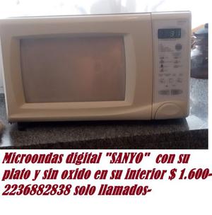 Microondas digital "SANYO"