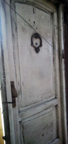 Vendo puerta de entrada de cedro antigua
