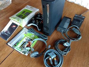 XBOX 360 ELITE 120GB 2JOYSTICK Y ACCESORIOS