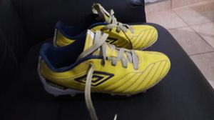 Botines umbro talle N°33..poco uso