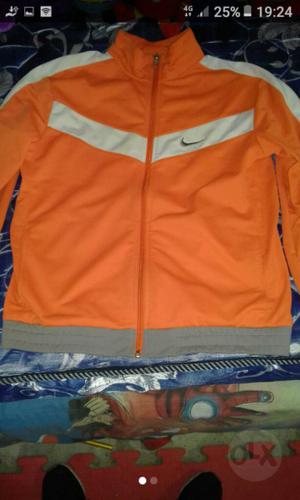 Campera nike talle xs