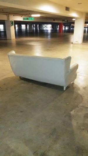 Sillón cuerina blanco de 3 cuerpos