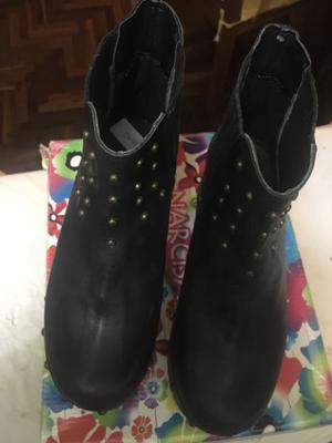 Botas casi nuevas N* 37 de cuero