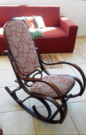 Silla Mecedora Tapizada. Thonet.