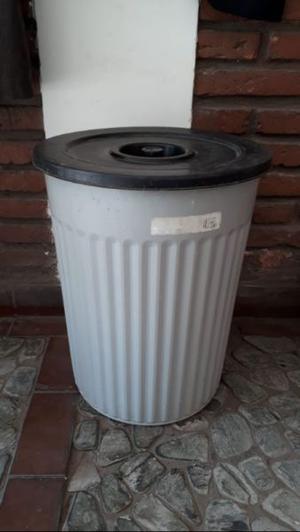 Cesto basura grande con tapa (48 L)