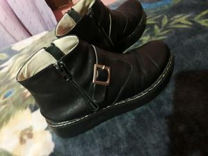 botas cuero negra