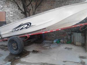 Imperdible bote con trailer y remos color blanco doble fondo