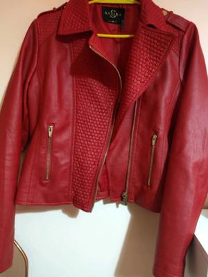 Campera ecocuero roja