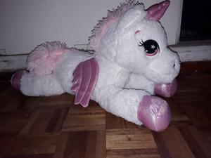 Unicornio blanco y rosa