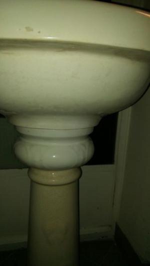 lavaorio antiguo con pedestal