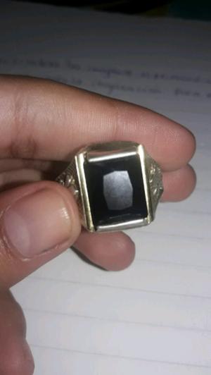 Anillo de oro y plata con piedra