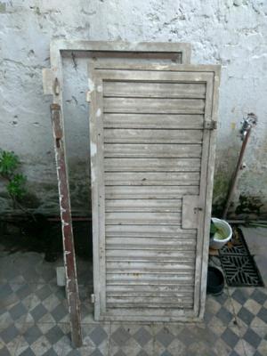 Puerta escape de perciana metálica