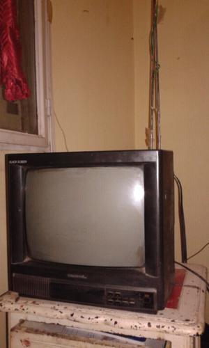 Televisor chico con antena