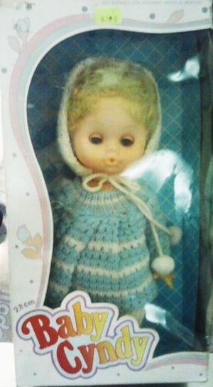 muñeca vintage en caja