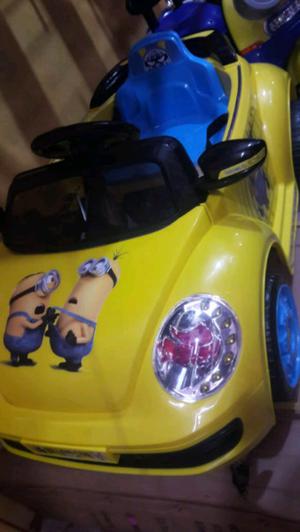 Auto minions nuevo