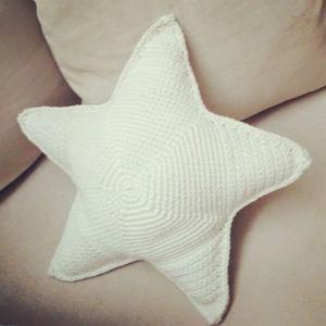 Almohadon estrella tejido al crochet