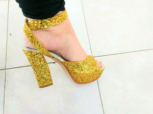 Zapatos de tacón glitter
