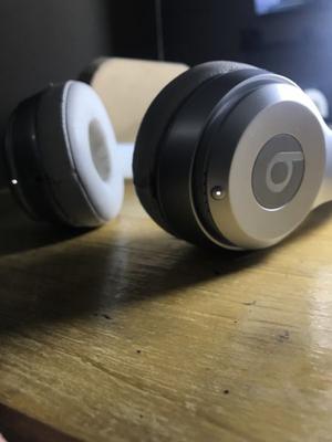 Beats solo 2 Wireless