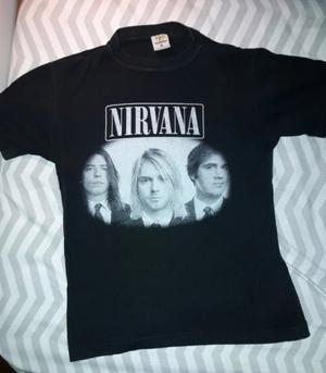 Remera Nirvana talle S