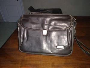 VENDO BOLSO DE HOMBRE CON PORTA NOTEBOOK