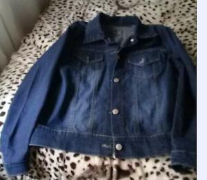 Campera de jean. Nueva. La use 2 veces