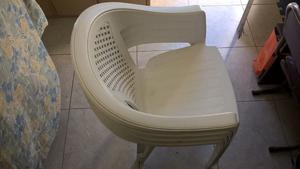 4 sillas de plástico reforzadas blancas apilables