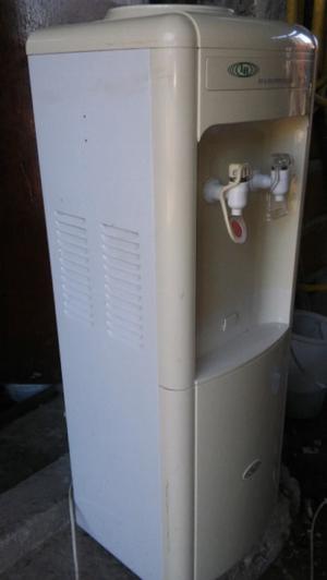 Dispenser de agua caliente y fria