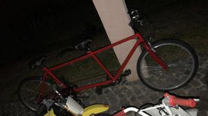 Bicicleta doble roja