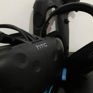 HTC Vive realidad virtual. Sin uso. Completo en caja