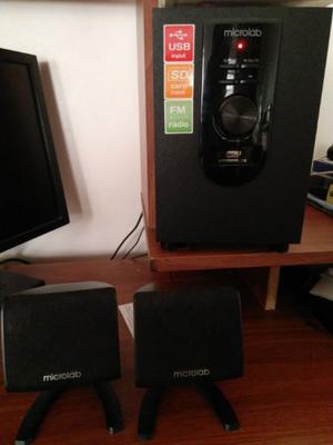 Parlantes Microlab Speaker multimedia con USB y SD