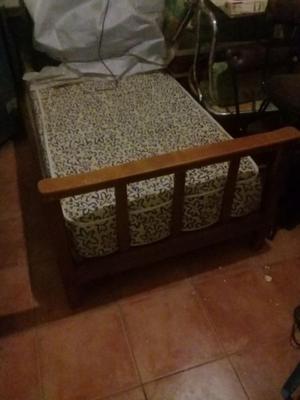 Vendo cama de madera 1 plaza c/colchon